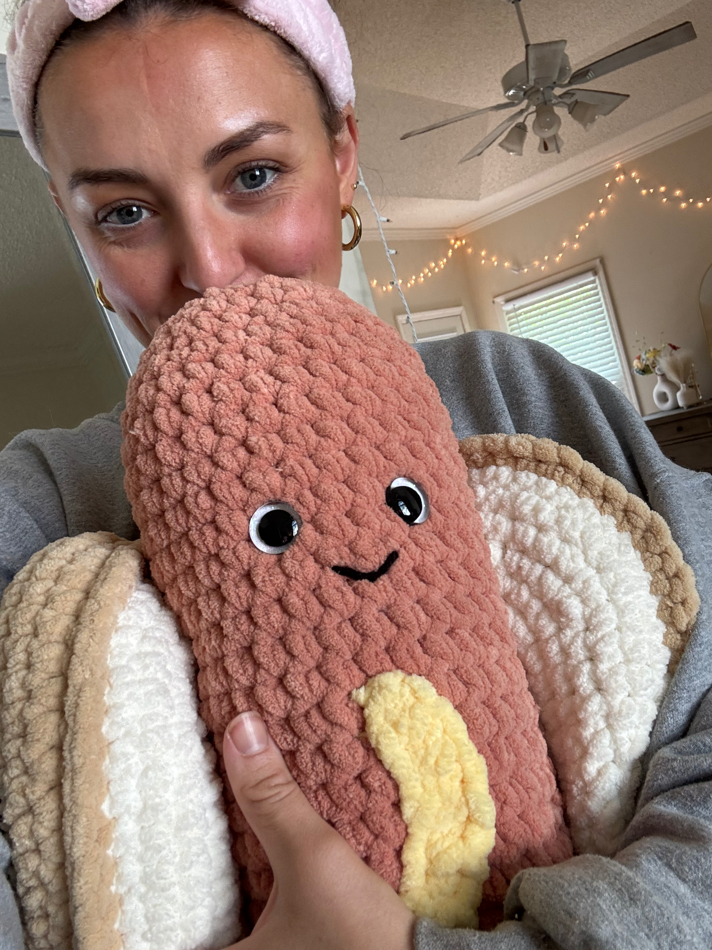 Howard the Hotdog - Experienced Beginner Crochet Pattern!