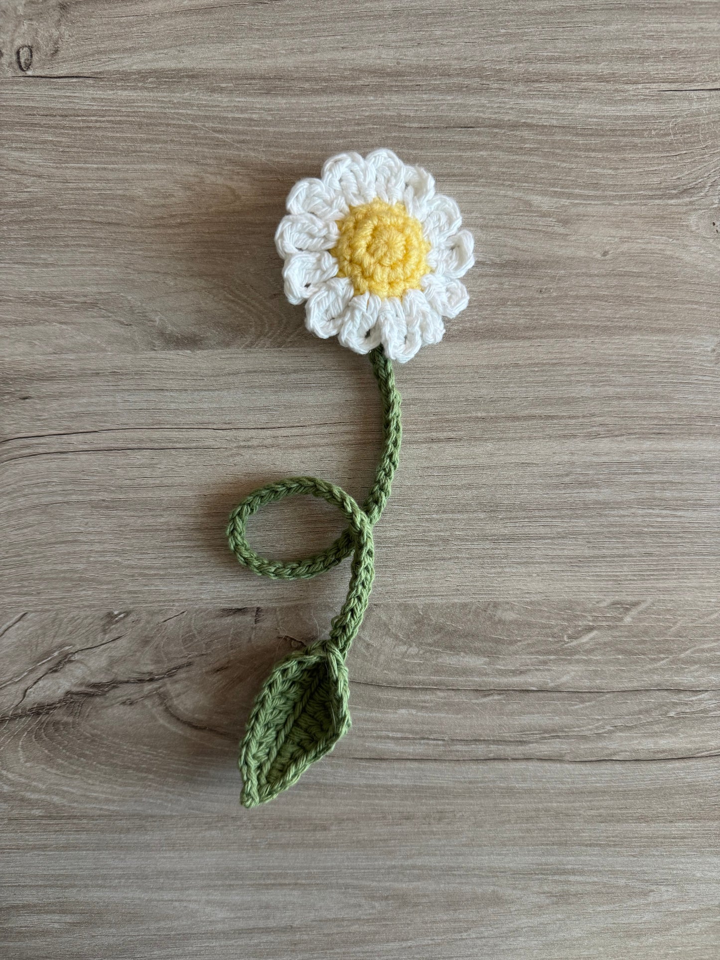 Daisy Bookmark/Bag Charm - Forest Green Stem (Made to Order)