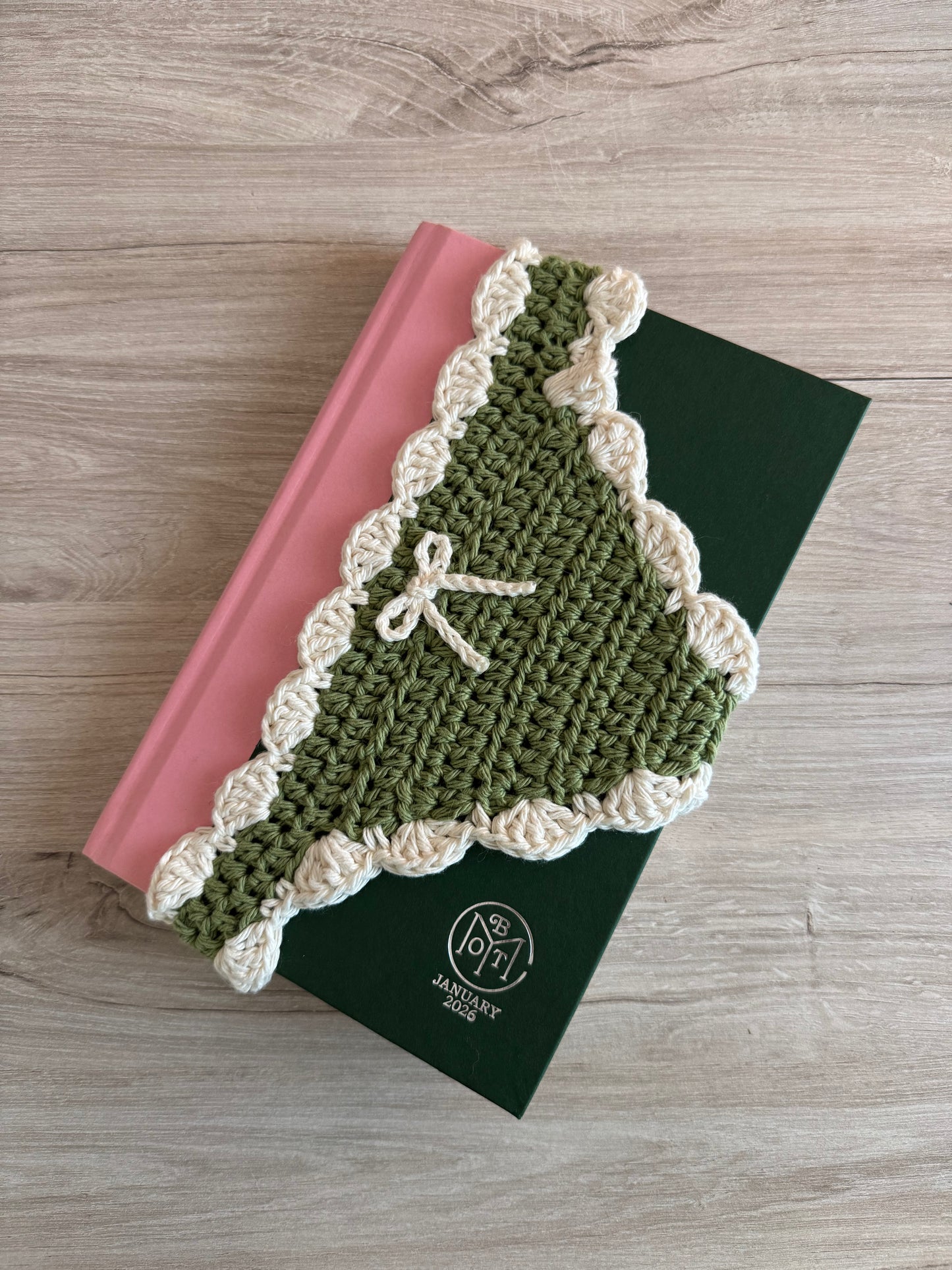 Book Thong Bookmark - SMALL Green with Beige Scallop Border & Bow (Ready to Ship)