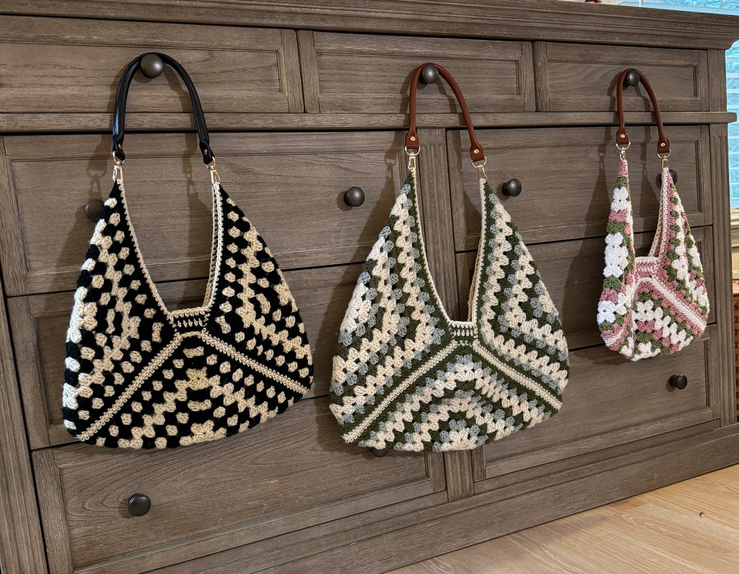 Granny Square Triangle Bag Crochet Pattern | Small, Medium & Large Sizes | Beginner Friendly Tote | PDF + Full Video Tutorial