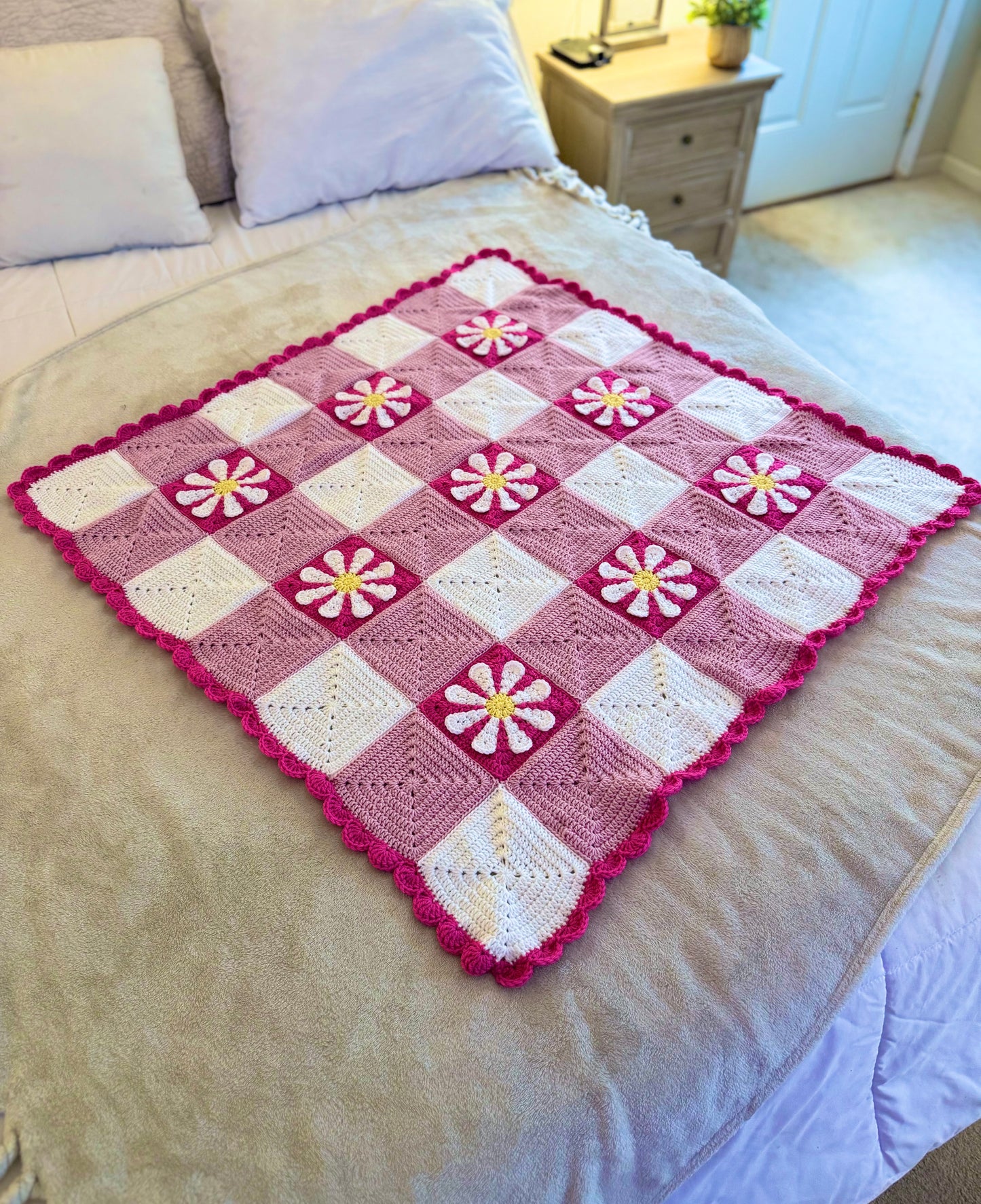 Daisy Granny Square Baby Blanket Crochet Pattern