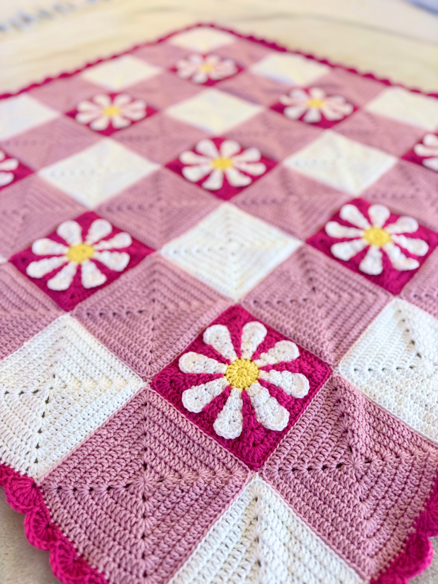 Daisy Granny Square Baby Blanket Crochet Pattern