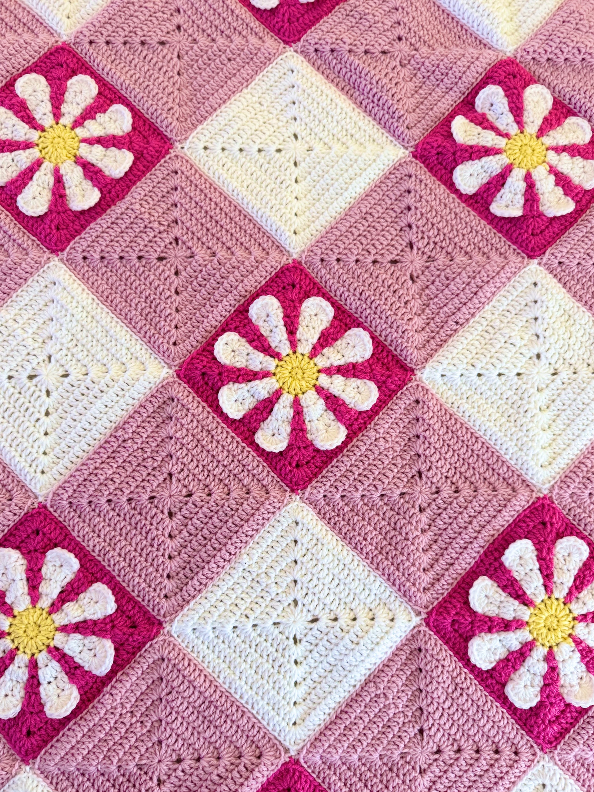 Daisy Granny Square Baby Blanket Crochet Pattern