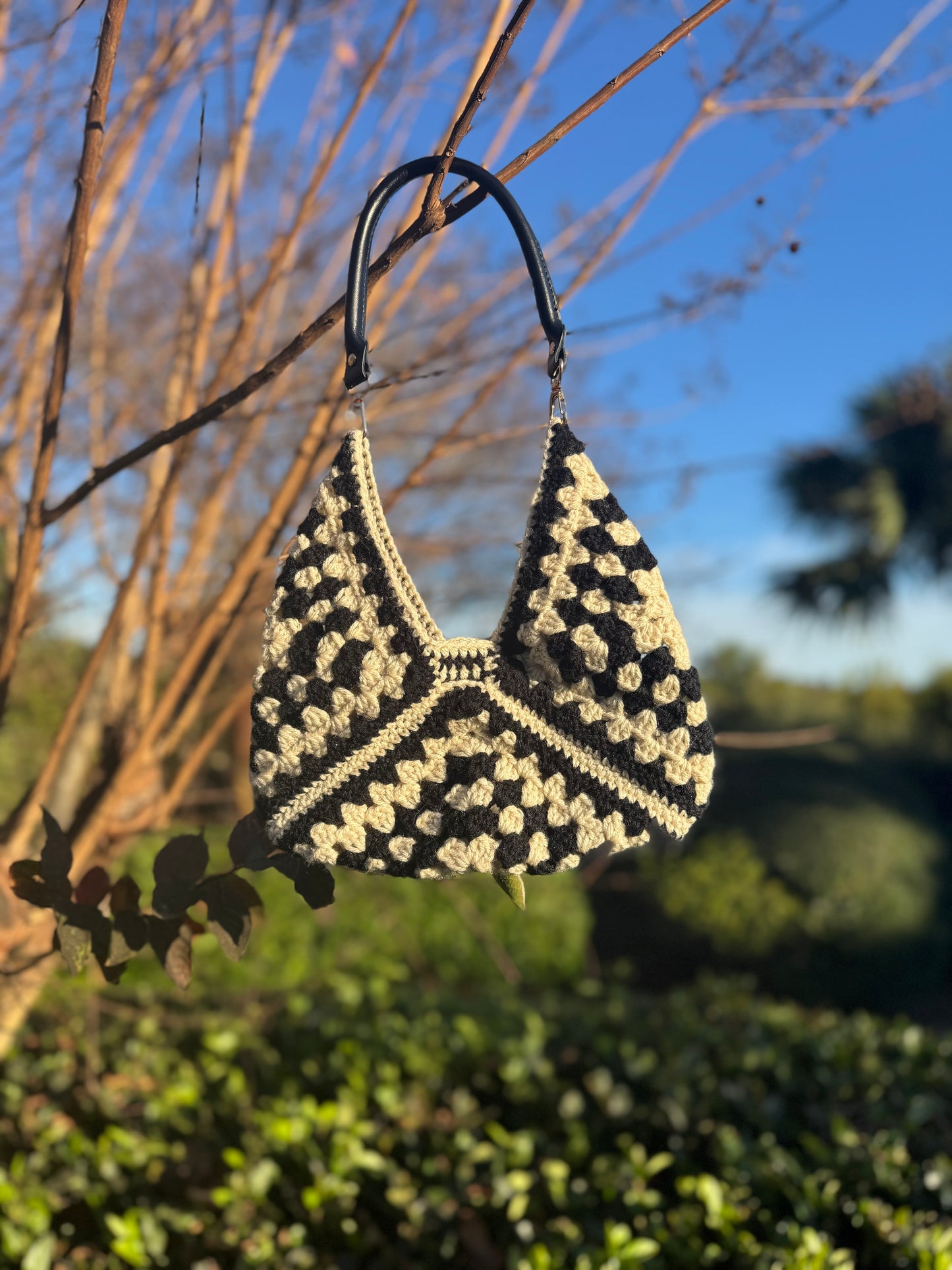 Granny Square Triangle Bag Crochet Pattern | Small, Medium & Large Sizes | Beginner Friendly Tote | PDF + Full Video Tutorial